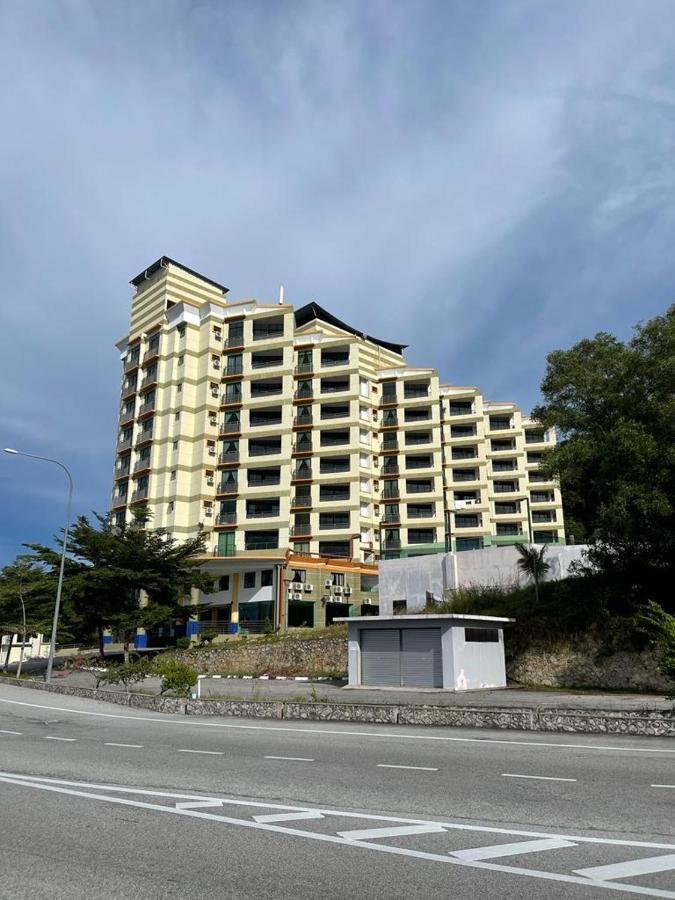 Marina Heights Hotel Residency Lumut Exterior photo